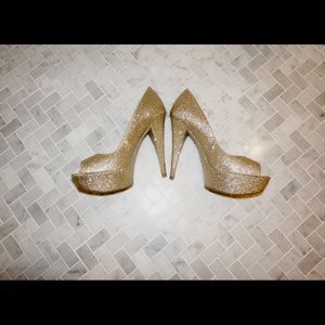 Enzo Angiolini “Eabracy” Gold glitter sparkle 7.5